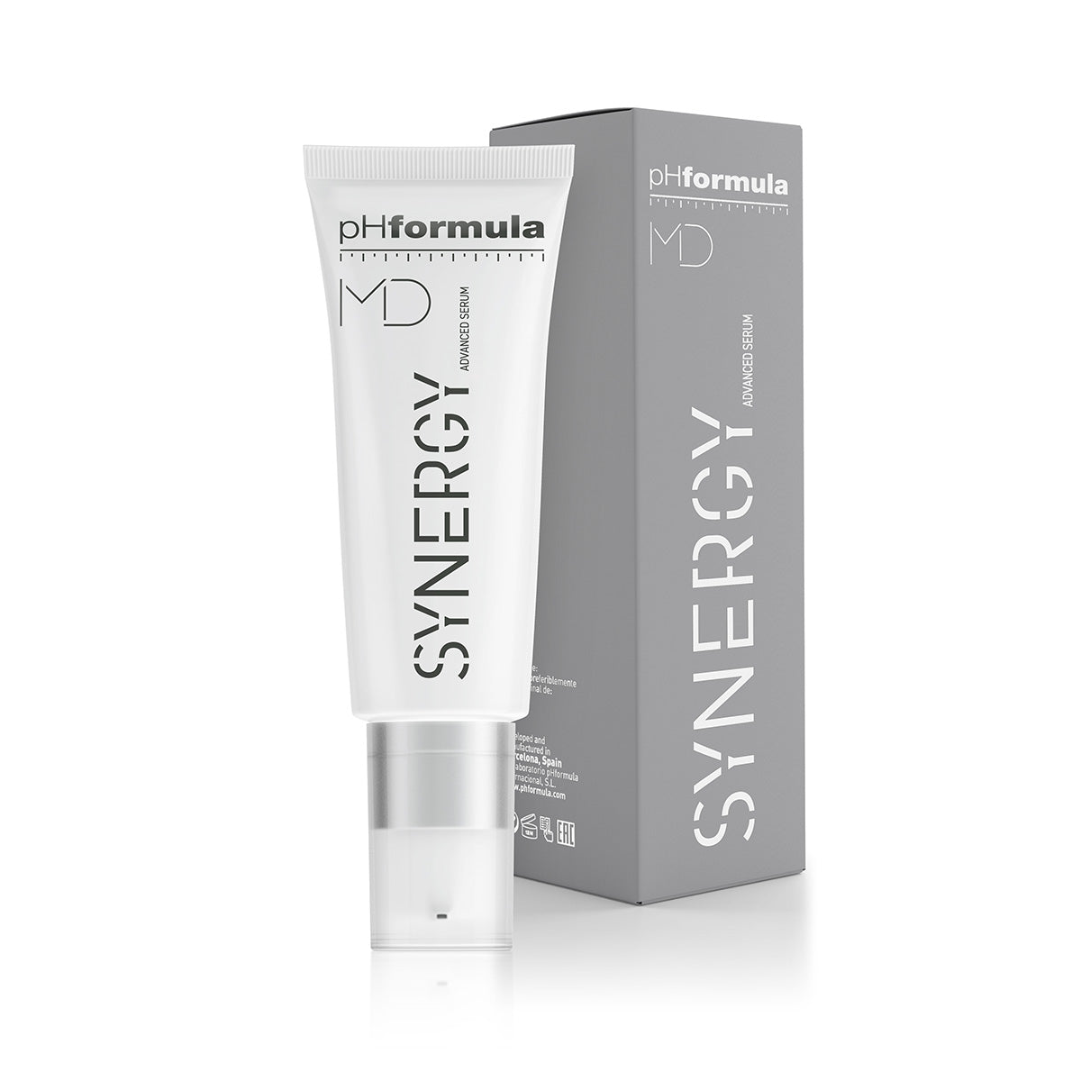 Anti-ageing MD SYNERGY Advanced Serum with liposomed growth factors, bio-retinoid, and niacinamide to reduce wrinkles, refine texture, and brighten skin tone