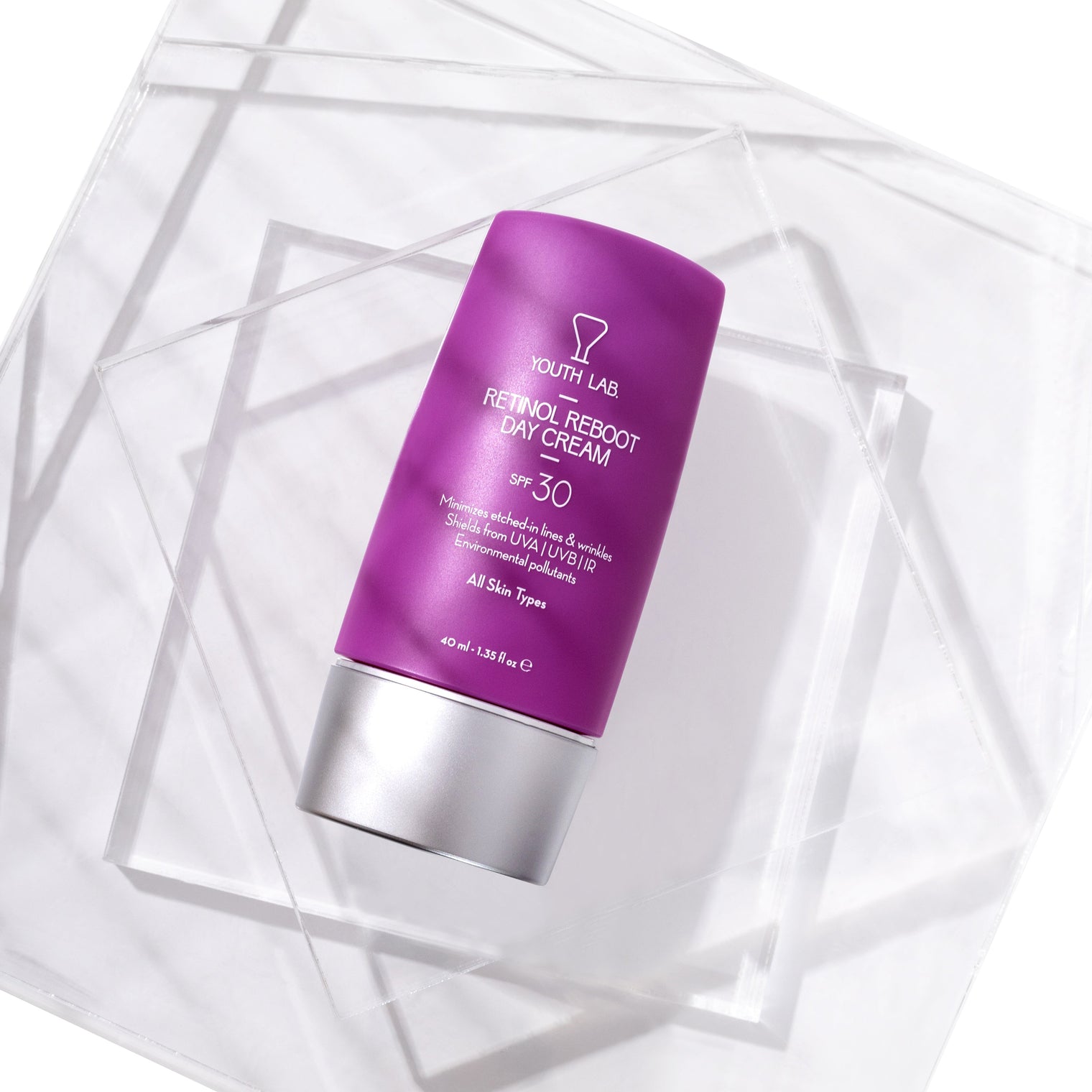 Lightweight face cream with Retinaldehyde, Retinoic Acid Ester, and SPF 30 for anti-aging and daily sun protection