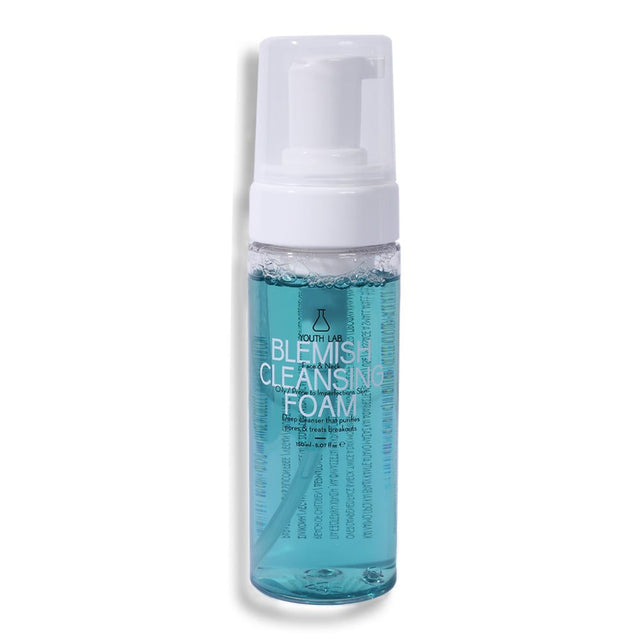 Non-comedogenic face cleanser that gently purifies, balances oil, and soothes sensitivity without drying the skin.