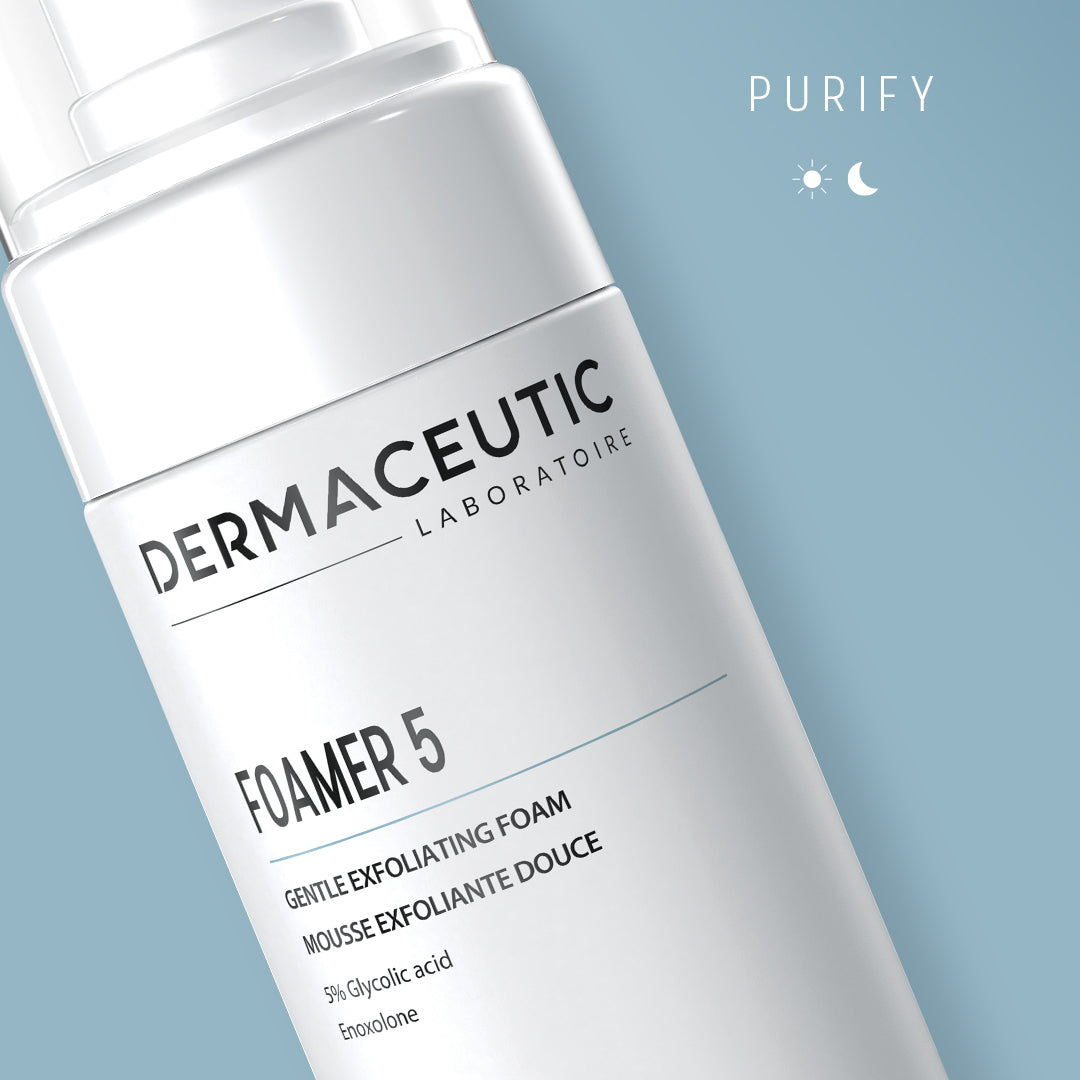 Gentle daily foam cleanser with enoxolone to soothe skin and tighten pores